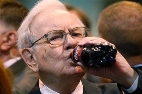 Warren Buffett Ditched His Flip Phone For An Iphone In 2020 And Drinks