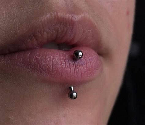 The Complete Guide To Getting A Vertical Labret Piercing Artofit