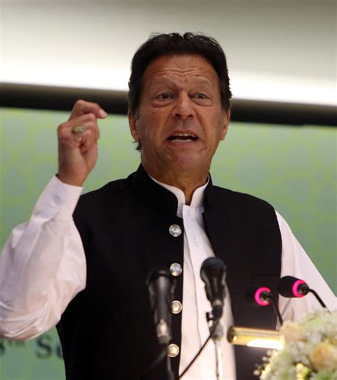 La Ex Estrella De Cricket Imran Khan ELIMINADO Como Primer Ministro De