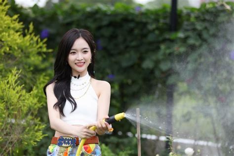 Ghim của Tú Cẩm trên Wu Xuan Yi Ngô Tuyên Nghi