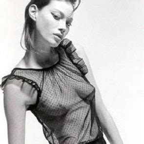 Alyssa Sutherland Nude Vikings Witch Showed Her Pussy Scandal Planet