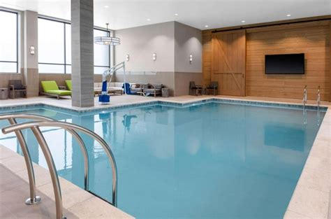 25 Hotels with Indoor Pools in Nashville, TN