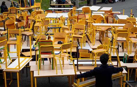 Réforme Des Retraites A Paris Des Blocages Dans Des Lycées Et Des Universités