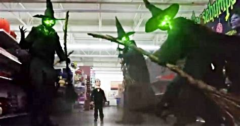 New Goosebumps 2: Haunted Halloween Trailer Goes on a Monster Rampage