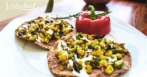 Tostadas De Frijoles Con Verduras Vidactual