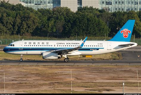 B 1652 China Southern Airlines Airbus A320 232 WL Photo By Jack Li