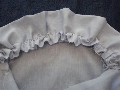 Little Treasures Ruffled Collar Tutorial