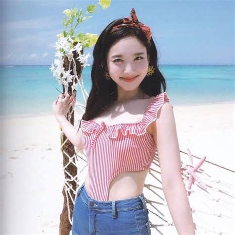 Hot Sexy Nayeon Bikini Pics