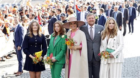 Koningsdag 2024 König Willem Alexander feiert in Emmen NOZ