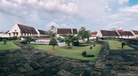 Destinasi Sejarah Fort Rotterdam Kemegahan Benteng Belanda