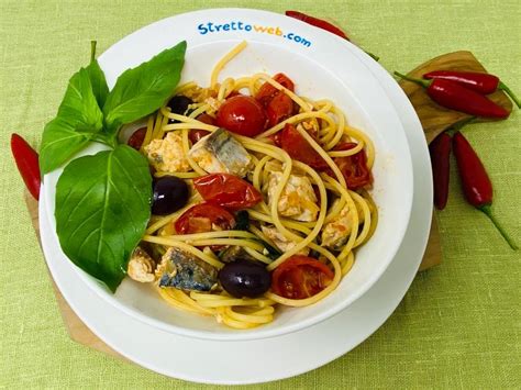 Le Ricette Di StrettoWeb Spaghetti Allo Sgombro Con Olive E Pomodorini