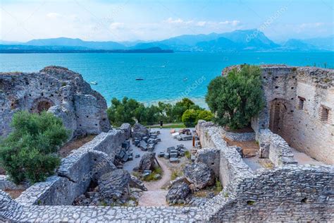 Ruinas Romanas Grotte Di Catullo En Sirmione En Italia