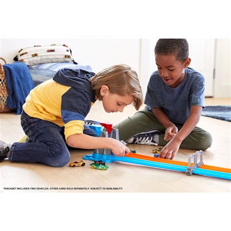 Set De Joaca Hot Wheels Action Double Loop Dash EMAG Ro