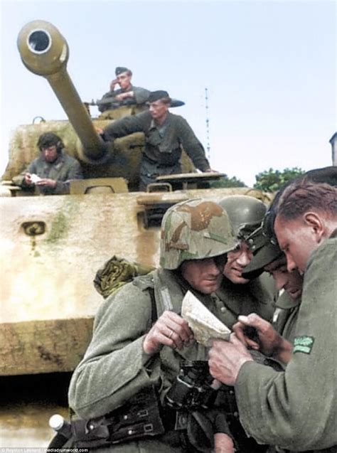 Colourised World War 2 photographs : Page 13