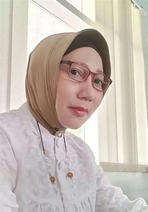 Sosok Dian Anik Cahyani Dosen Universitas Pgri Jombang Yang Aktif Di