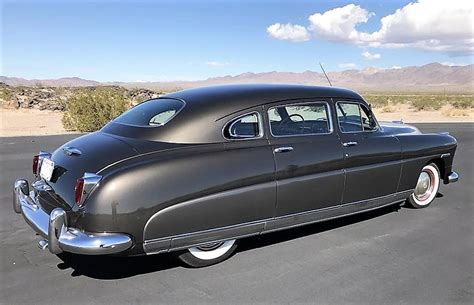 Handsome Hudson Commodore Features Streamlined Design