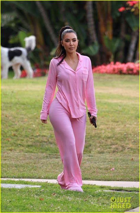 Kim Khloe And Kourtney Kardashians Are Barbie Girls In Hot Pink Looks Photo 4945501 Khloe