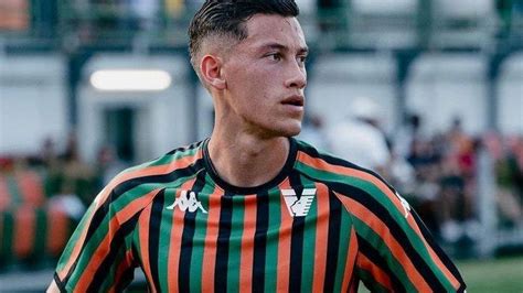 Biodata Jay Idzes Pemain Liga Italia Yang Siap Bela Timnas Indonesia