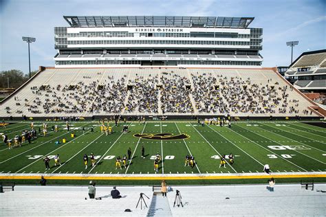 Report: Iowa to name field inside Kinnick Stadium to honor former All ...