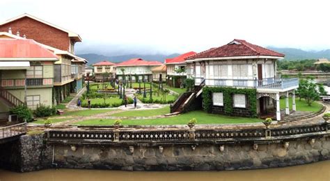 A Day Trip to Las Casas Filipinas de Acuzar: Itinerary, Costs & Tips ...