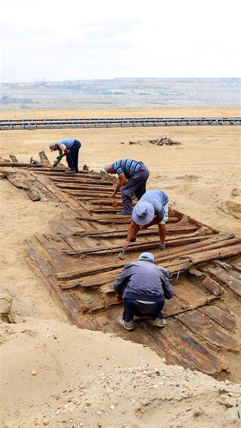 Foto Melihat Lebih Dekat Kapal Romawi Kuno Yang Ditemukan Secara Tak