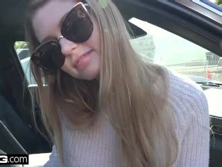 Nadya Nabakova Puts Her Pussy On Display At The Golf Course xxx Videos Porno Móviles