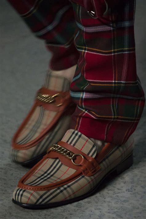 Burberry Fall 2018 Ready To Wear Fashion Show Burberry Loafers Men Dress Shoes