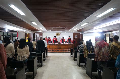 Dosen Universitas Kadiri Kediri Raih Gelar Doktor Ilmu Hukum Soroti