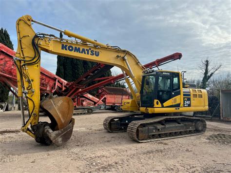 Pelle Sur Chenille Komatsu Pc240nlc 11 Doccasion