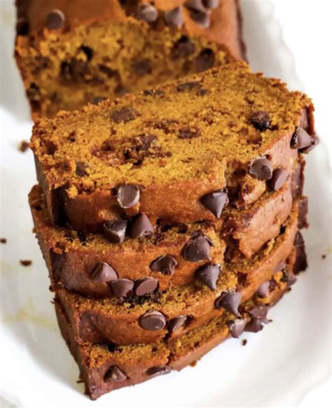 Pumpkin Chocolate Chip Bread | RecipeLion.com