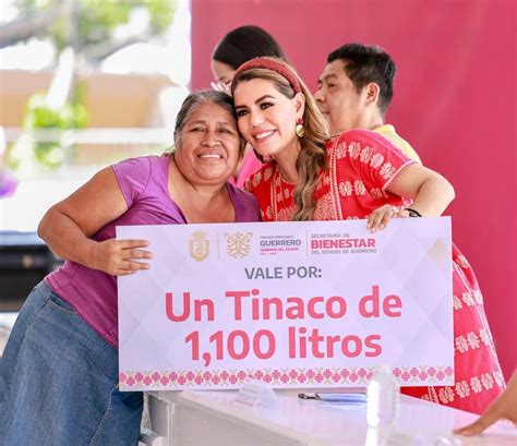 Entrega Evelyn Salgado Tinacos Para Familias De Acapulco Anews