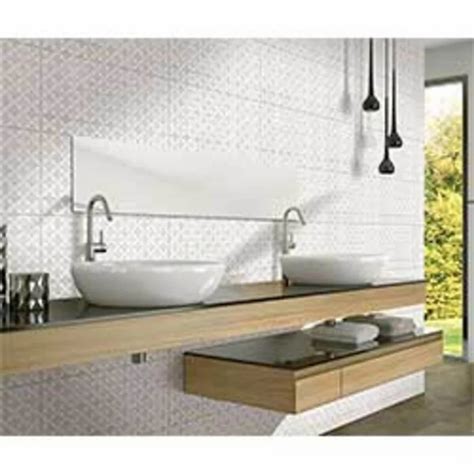 Glossy Ceramic Kajaria Celian Bathroom Tiles Size 1x2 Feet 300x600 Mm