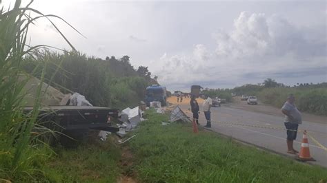 Acidente Entre Carretas E Caminhão Deixa Morto E Feridos Na Br 262 Em