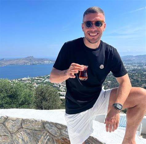 Lukas Podolski Pokaza Jak Odpoczywa Od Pi Ki Fani Zachwyceni