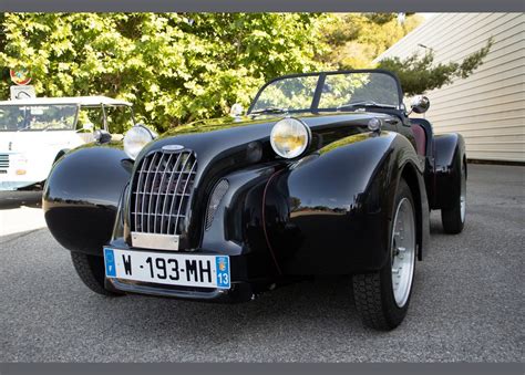 AUTOMOBILE 2CV Mehari Club CASSIS Epoqu auto 2023 un salon placé