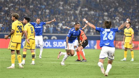 Cruzeiro Vence Boca Juniors Nos P Naltis E Avan A S Quartas Da Sul