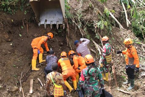 Basarnas Temukan 4 Korban Longsor Di Pegaf Meninggal Dunia Kabar