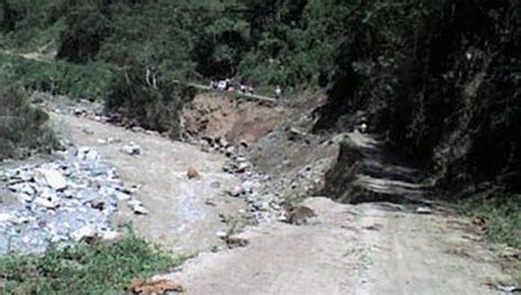 Lluvias Y Huaicos Arrasan Caminos Peru Correo