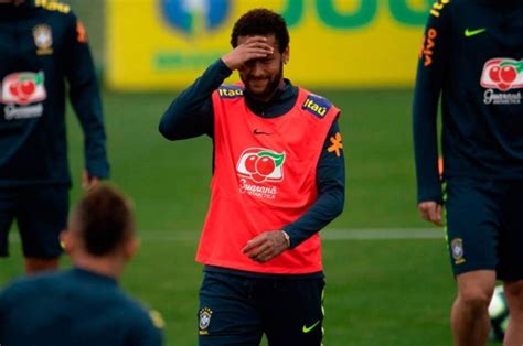 Neymar Regresa A La Concentración De Brasil Envuelto En Un Escándalo De