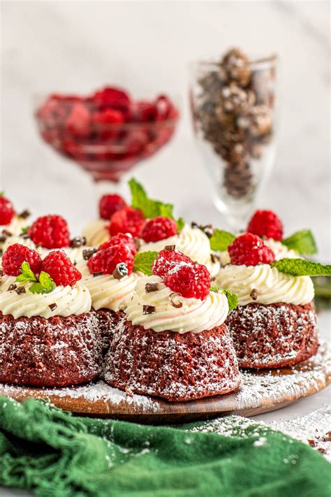 Mini Bundt Cakes Mini Bundt Cakes With Cream Cheese Frosting