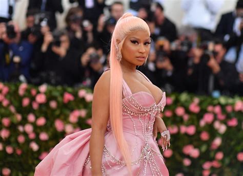 Nicki Minaj Breaks The Internet Posing Nude In Custom Pair Of Pink Crocs