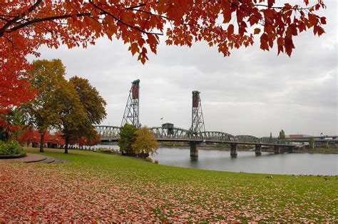 Fall Colors At Portland Oregon Downtown Waterfront Photograph By Jit Lim