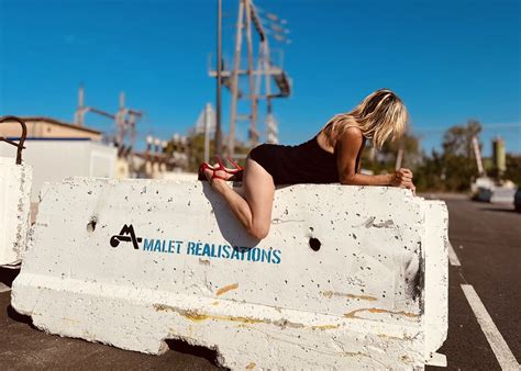 Exhib Outdoor Slut Stepmom Milf Show Her Ass Boob Pussy Pose Pics XHamster