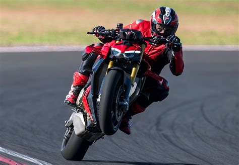 Top Naked Motorcycles To Ride In