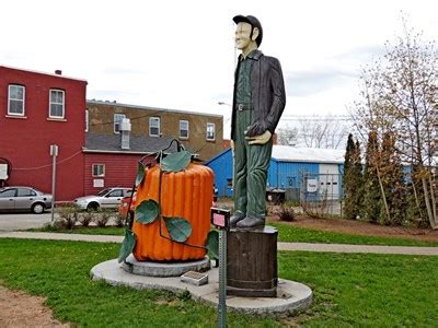 Howard Dill - Pumpkin King - Windsor, NS - Roadside Attractions on ...