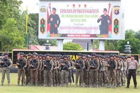 Polda Kalteng Kirim Satu SSK Brimob Ke Papua ANTARA News