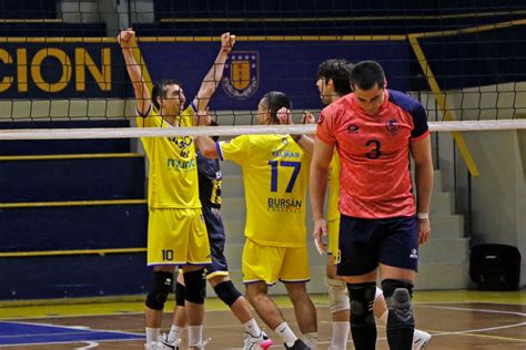 Vóleibol Masculino Udec Empezó Con Triunfo Su Participación En La Liga A1 Noticias Udec