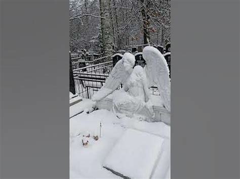 СЛЁЗЫ И БОЛЬ НАВОРАЧИВАЮТСЯ ПРИ ВИДЕ ЭТОЙ МОГИЛЫ И ПАМЯТНИКА НО НИЧЕГО ...