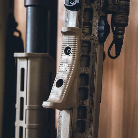 Magpul M Lok Afg Angled Fore Grip Fde Mag Nltactical