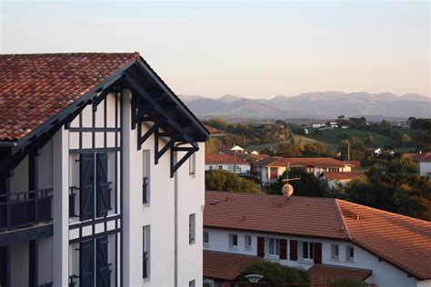 Immobilier au Pays basque les logements intermédiaires sont ils l